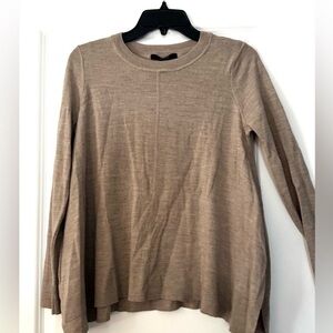 Tahari 100% extra fine Merino Wool Crew Neck Beige/Brown